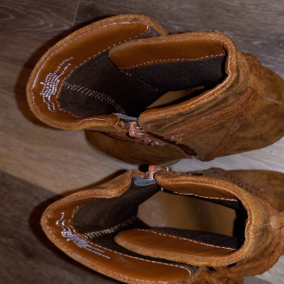 Brown Universal Thread Heeled, ZipUp, Ankle Boots - Picture 9 of 9